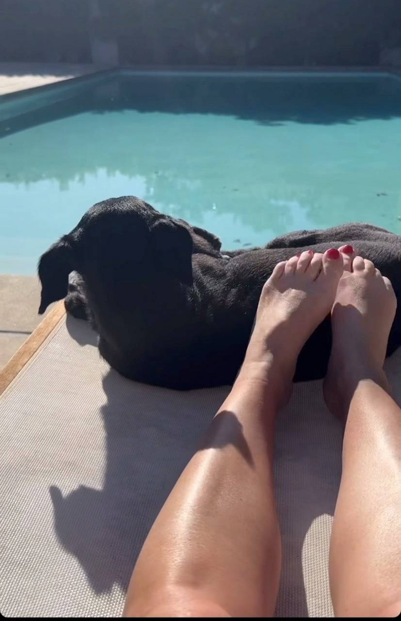 Angela Kinsey Feet